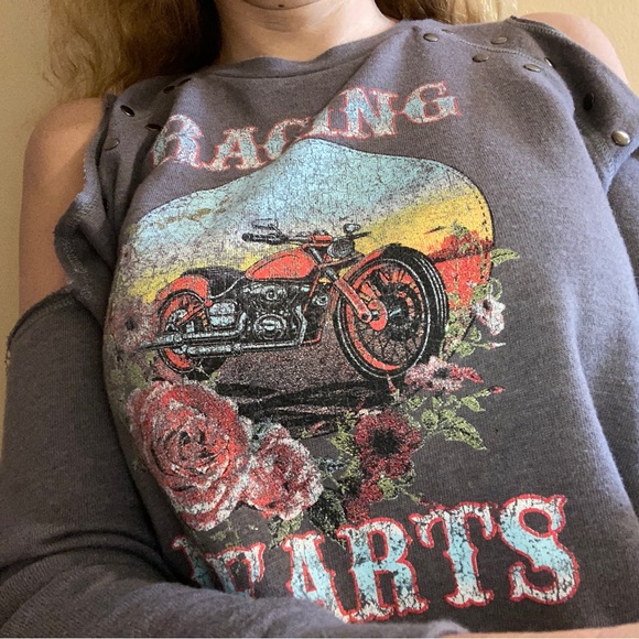 Gypsy Heart - Racing Hearts grey sweatshirt cut out shoulder look size medium - Picture 10 of 11